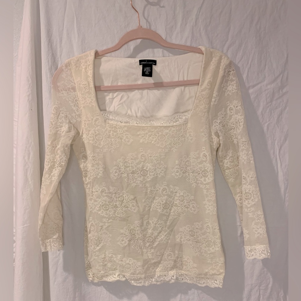Gorgeous lace, Victoria’s Secret top